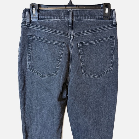 A&F Ultra High Rise 90’s Slim Straight Black Jeans - Picture 4 of 7